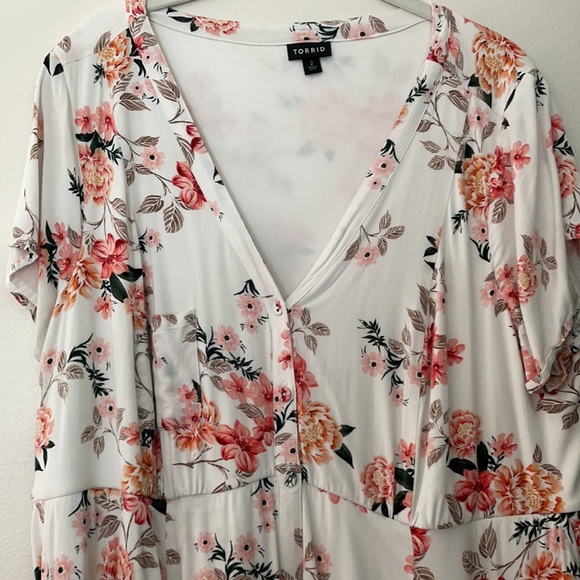 Gorgeous floral print dress, torrid size 2 - Picture 3 of 3